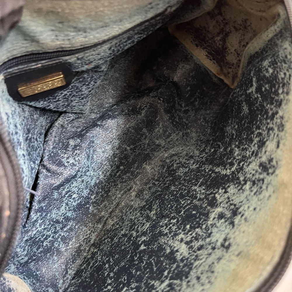 Gucci Black and Gold Interior Bag - Picture 4 of 10